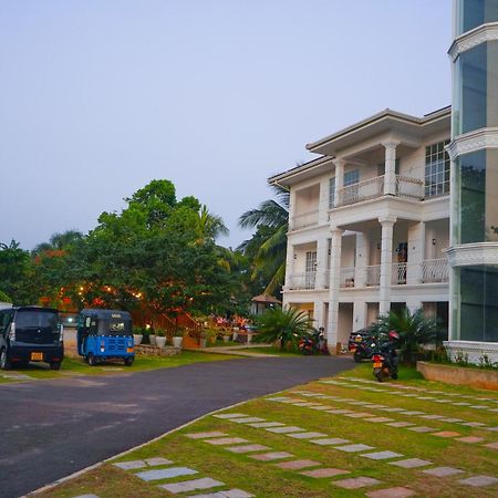 White Land City Hotel Dambulla Zewnętrze zdjęcie