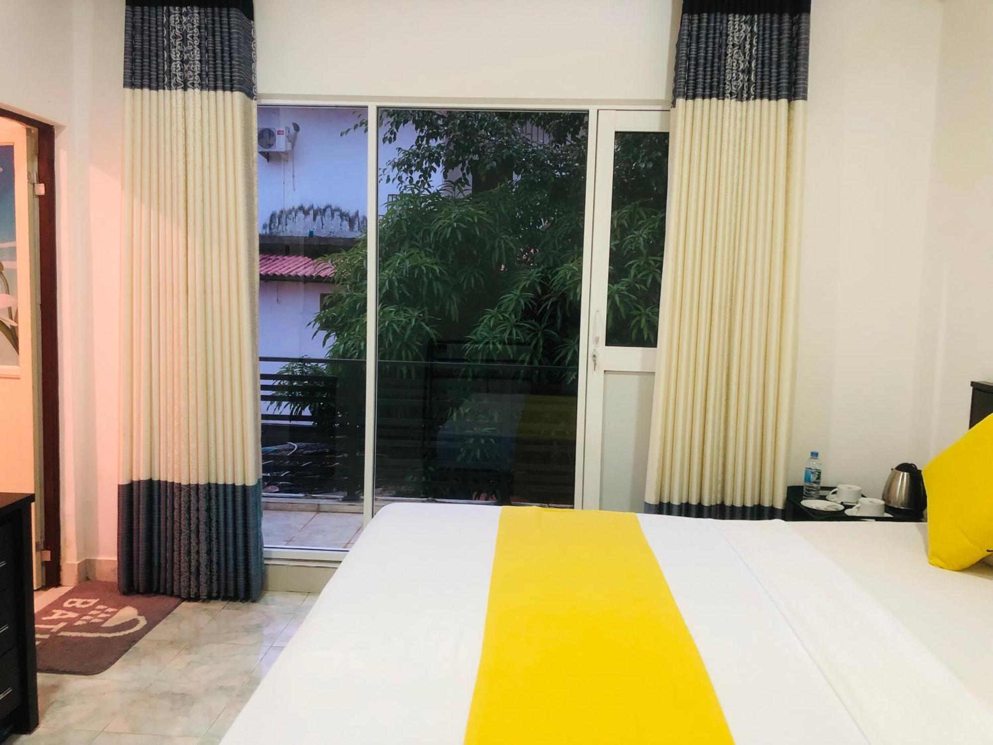 White Land City Hotel Dambulla Zewnętrze zdjęcie